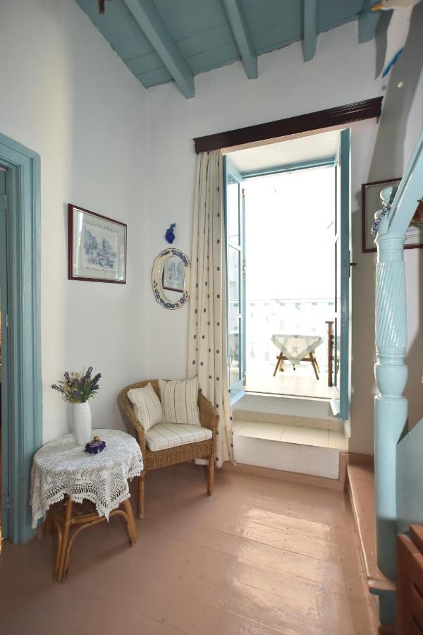 Traditional House By The Sea Mandrákion 外观 照片