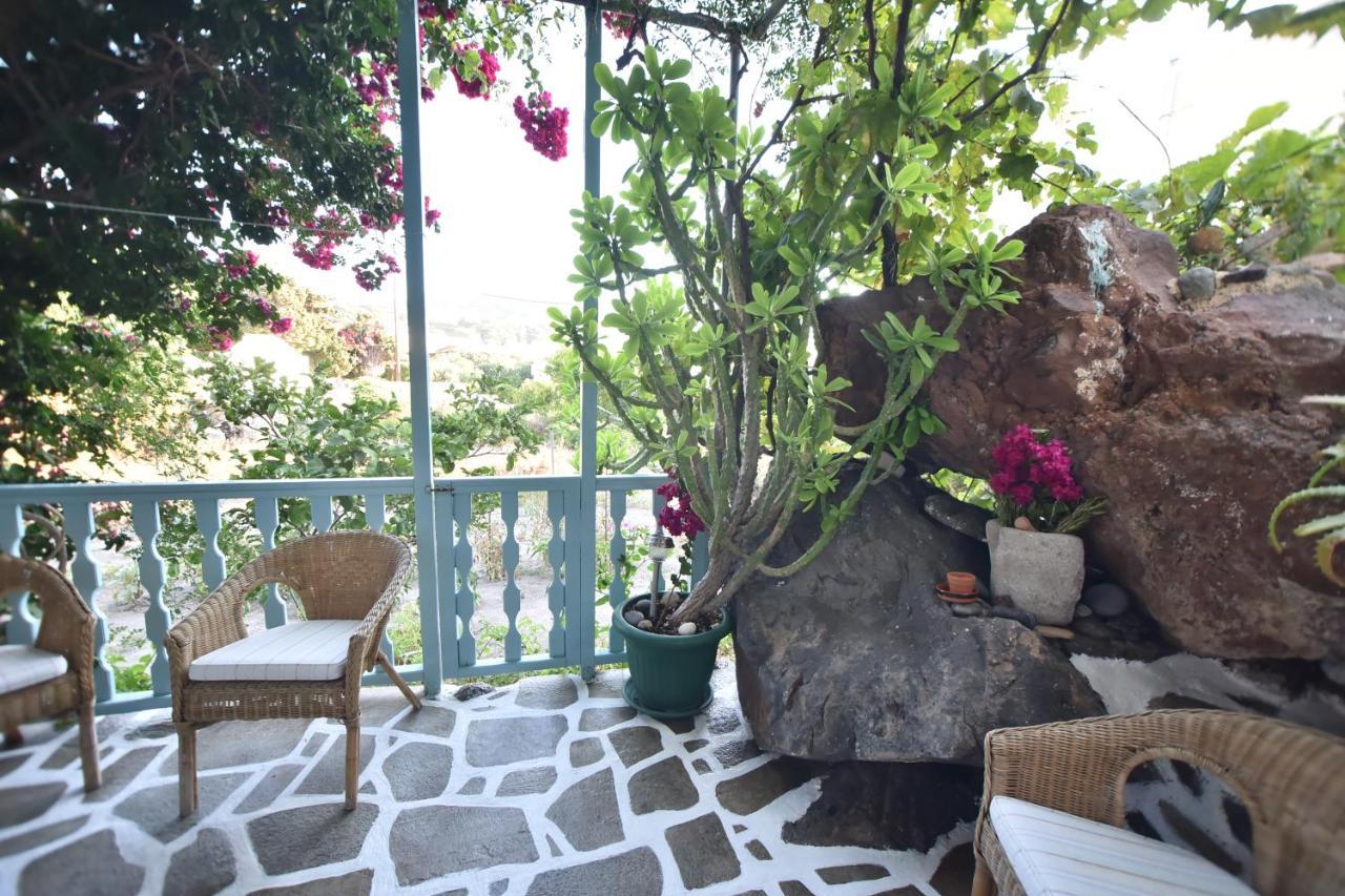 Traditional House By The Sea Mandrákion 外观 照片